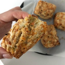 Sourdough Discard Cheddar Biscuits
