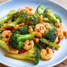 Prawn & Broccoli Stir-Fry With Cashews