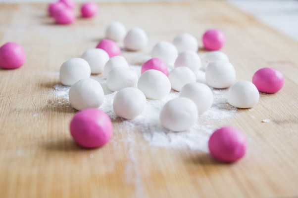 Glutinous Rice Balls (Tang Yuan) with Rice Flour