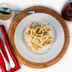 Vegan Fettuccine Alfredo with Garlicky Mushrooms