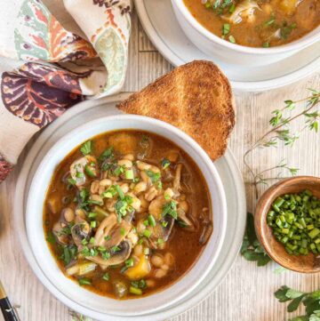 Mushroom Barley Soup – Instant Pot or Stovetop