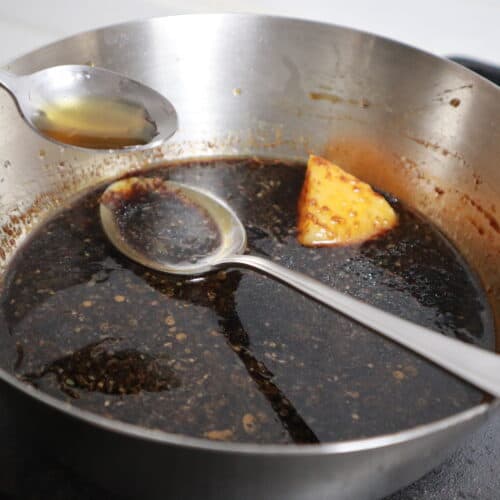 Dark soy and vinegar dipping sauce