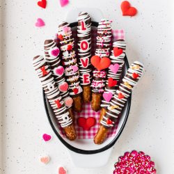 Valentine’s Day Pretzel Rods