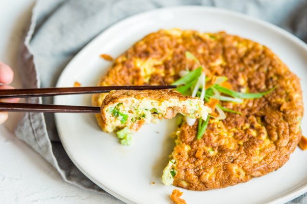 Preserved Radish Omelette | 菜脯蛋 (CàiPǔDàn / CàiBòNēng)