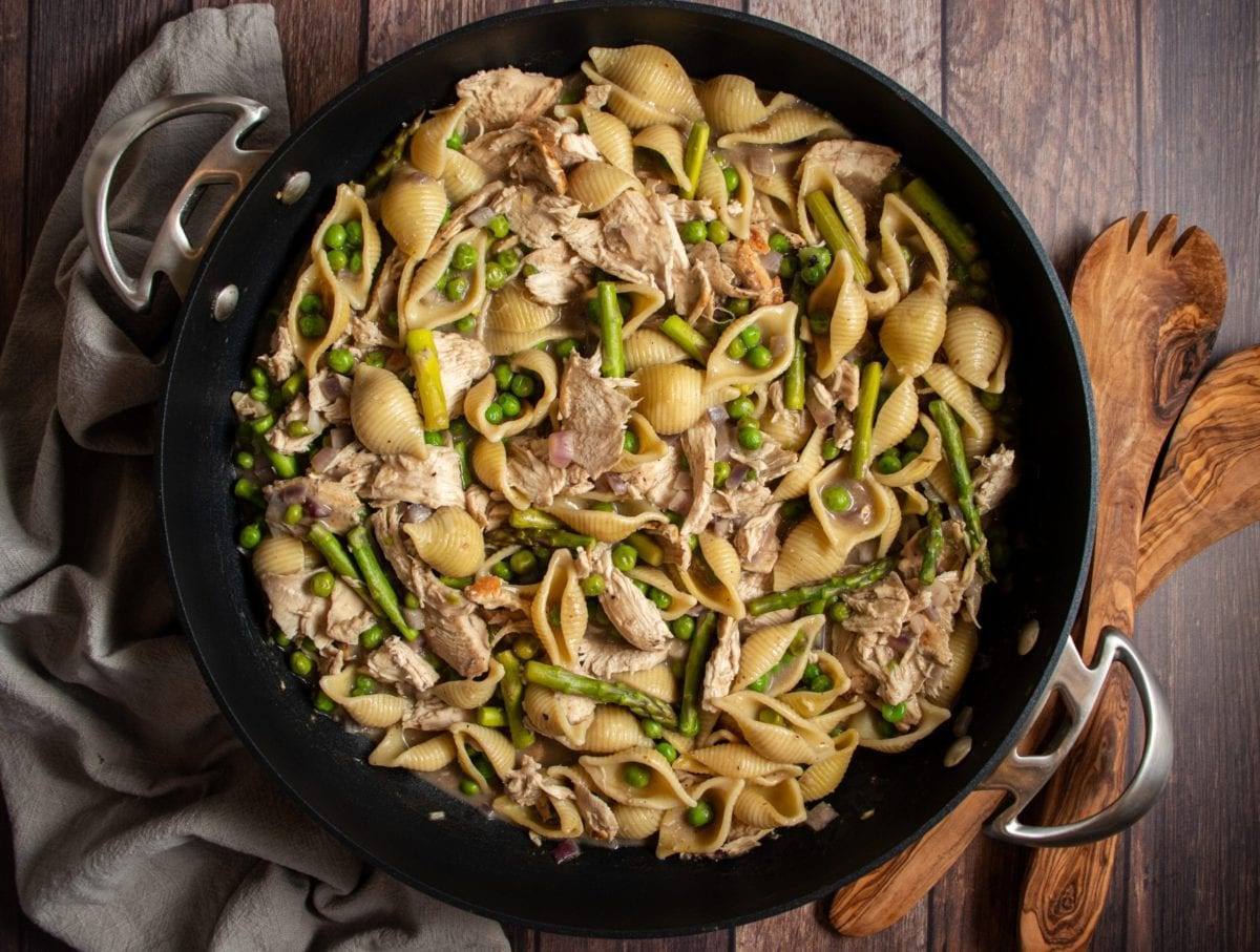 Creamy Chicken Pasta with Peas and Asparagus