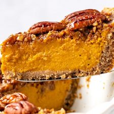 Pumpkin Pie With Pecan Crust