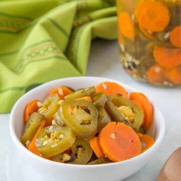 Taqueria-Style Pickled Jalapenos and Carrots Recipe