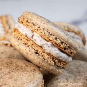 Cookies & Cream Macarons